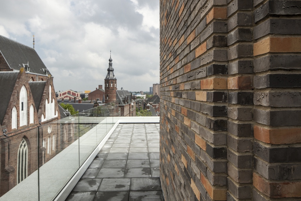 TL-6030 | Glass Profile | balcony | monted on concrete | glassbalustrade