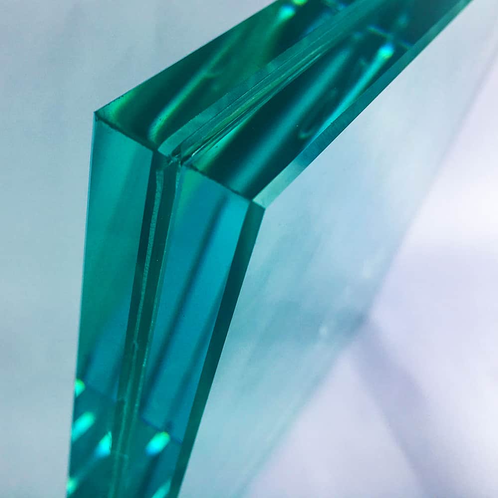 10/10/4 (21.52mm) toughened laminated, polished edges all round, 5mm radius corners